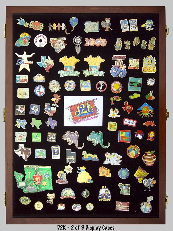 003_d2k-0_pin_display-2of3.jpg